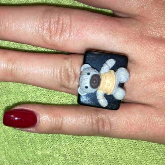 Teddy Bear Chunky Resin Statement Ring - Picture 10 of 10